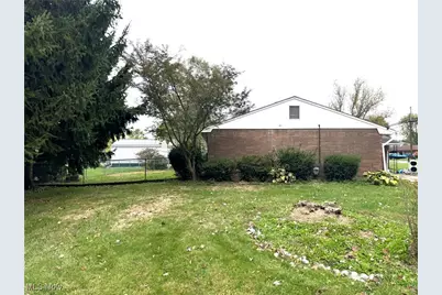 4481 Broadway Avenue NE, Louisville, OH 44641 - Photo 5