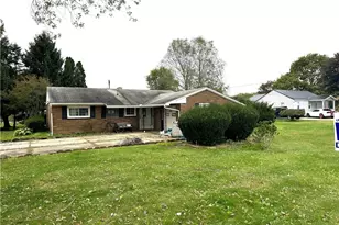 4481 Broadway Ave NE, Louisville, OH 44641 - Photo 3