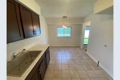 854 E 258th Street, Euclid, OH 44132 - Photo 3