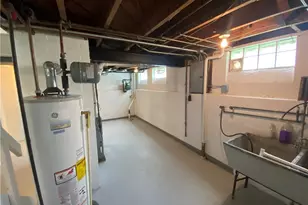 854 E 258th St, Euclid, OH 44132 - Photo 5