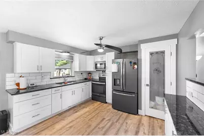 1280 Meadowview Lane, Amherst, OH 44001 - Photo 5