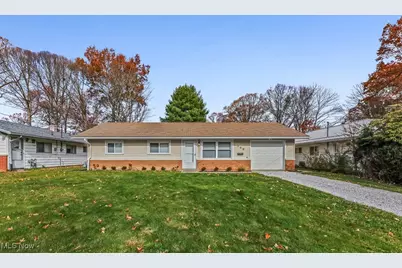 549 Linwood Drive, Alliance, OH 44601 - Photo 1