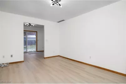 132 Warden Avenue, Elyria, OH 44035 - Photo 5