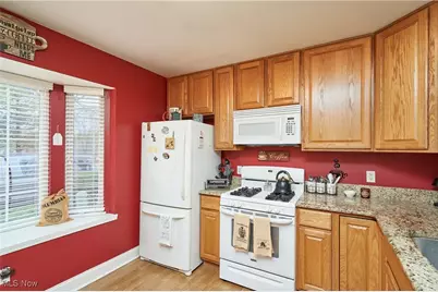 108 Furnace Run Drive, Akron, OH 44307 - Photo 9