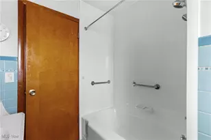 65310 Three Hills Dr, Bellaire, OH 43906 - Photo 23