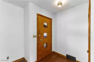 65310 Three Hills Dr, Bellaire, OH 43906 - Photo 5