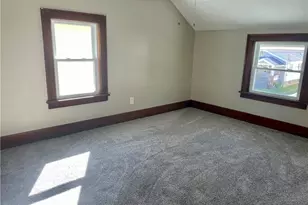 303 Iowa Ave, Lorain, OH 44052 - Photo 9
