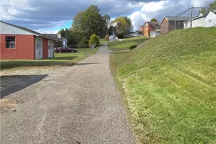 1322 40th St, Parkersburg, WV 26104 - Photo 5