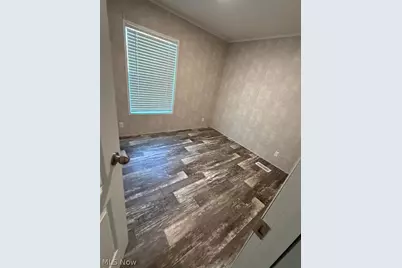 24 W Philadelphia, Youngstown, OH 44507 - Photo 5