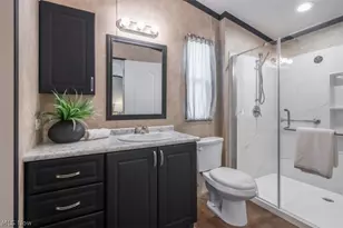 24 W Philadelphia, Youngstown, OH 44507 - Photo 3