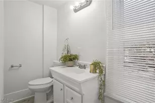 2226 26th St SW, Akron, OH 44314 - Photo 17