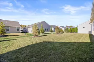 320 Pebble Creek Ct, Amherst, OH 44001 - Photo 33