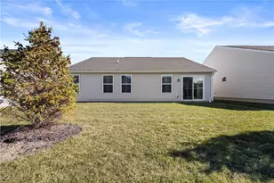 320 Pebble Creek Ct, Amherst, OH 44001 - Photo 31