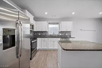 320 Pebble Creek Court, Amherst, OH 44001 - Photo 9