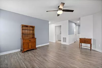 320 Pebble Creek Court, Amherst, OH 44001 - Photo 5