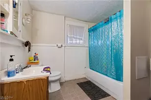 830 Diehl Ct, Alliance, OH 44601 - Photo 9