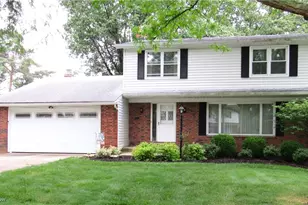 4805 Maple Hill Dr, Green Hills, OH 44131 - Photo 1
