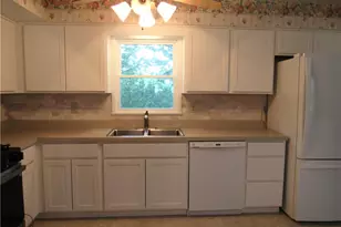 4805 Maple Hill Dr, Green Hills, OH 44131 - Photo 5