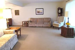 4805 Maple Hill Dr, Green Hills, OH 44131 - Photo 7