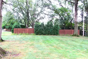 4805 Maple Hill Dr, Green Hills, OH 44131 - Photo 25