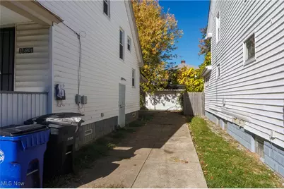 15901 Pythias Avenue, Loveland, OH 44110 - Photo 3