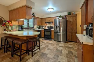 732 Forest-Ridge Dr, Youngstown, OH 44512 - Photo 9