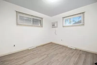 931 East Drive, Sheffield Lake, OH 44054 - Photo 19