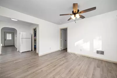 931 East Drive, Sheffield Lake, OH 44054 - Photo 13