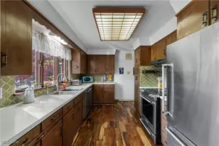 2084 Hazel St NE, Hartville, OH 44632 - Photo 11