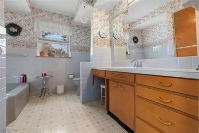 2084 Hazel Street NE, Hartville, OH 44632 - Photo 15