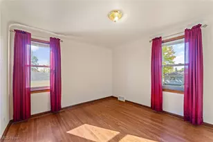 576 Breetz Dr, Campbell, OH 44405 - Photo 15