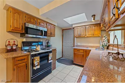 576 Breetz Drive, Campbell, OH 44405 - Photo 11