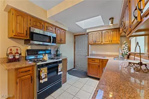 576 Breetz Dr, Campbell, OH 44405 - Photo 11