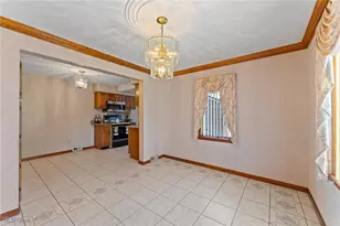 576 Breetz Dr, Campbell, OH 44405 - Photo 7