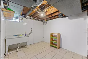 576 Breetz Dr, Campbell, OH 44405 - Photo 29