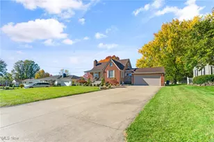 576 Breetz Dr, Campbell, OH 44405 - Photo 35