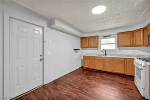 1033 W 21st St, Lorain, OH 44052 - Photo 9