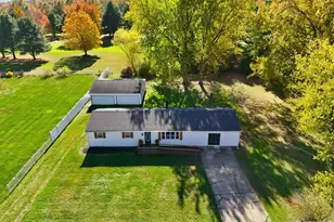 4866 Lovers Ln, Ravenna, OH 44266 - Photo 3