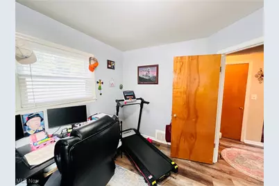 25401 Farringdon Avenue, Euclid, OH 44132 - Photo 9