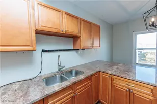 2035 Chesterland Ave, Oakwood, OH 44107 - Photo 13