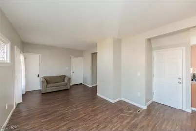 2035 Chesterland Avenue, Oakwood, OH 44107 - Photo 9