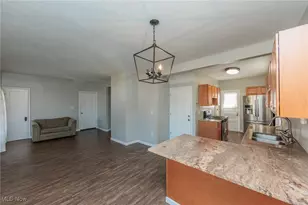 2035 Chesterland Ave, Oakwood, OH 44107 - Photo 9