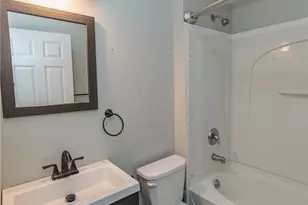 2035 Chesterland Ave, Oakwood, OH 44107 - Photo 25