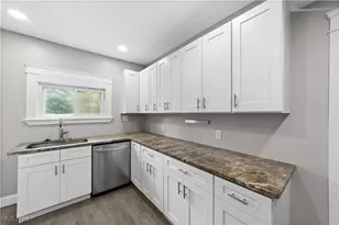 1683 Colonial Dr, Loveland, OH 44118 - Photo 13