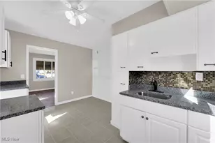 23198 Gay St, Euclid, OH 44123 - Photo 9