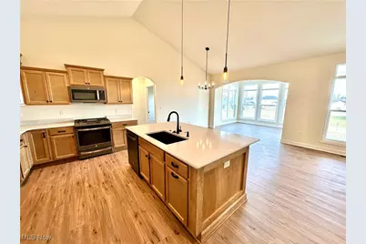 2319 Ledgestone Drive NW, Uniontown, OH 44685 - Photo 3