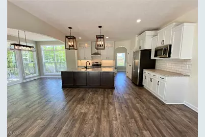 2244 Ledgestone Drive NW, Uniontown, OH 44685 - Photo 9