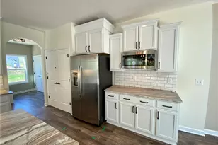 2244 Ledgestone Dr NW, Uniontown, OH 44685 - Photo 5