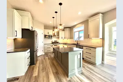 2273 Ledgestone Drive NW, Uniontown, OH 44685 - Photo 3