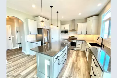 2273 Ledgestone Drive NW, Uniontown, OH 44685 - Photo 5